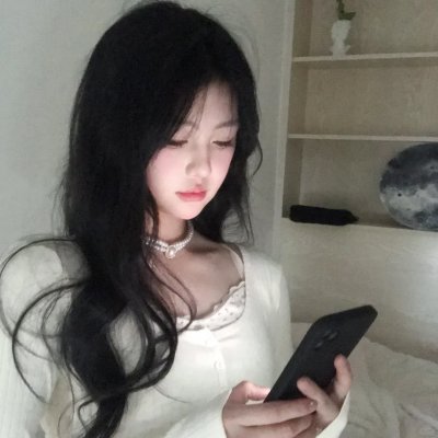 一位站立的人